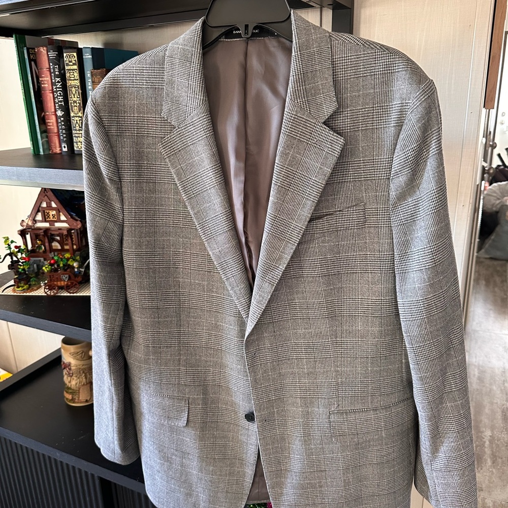 Banana Republic Men's Gray Plaid Suit